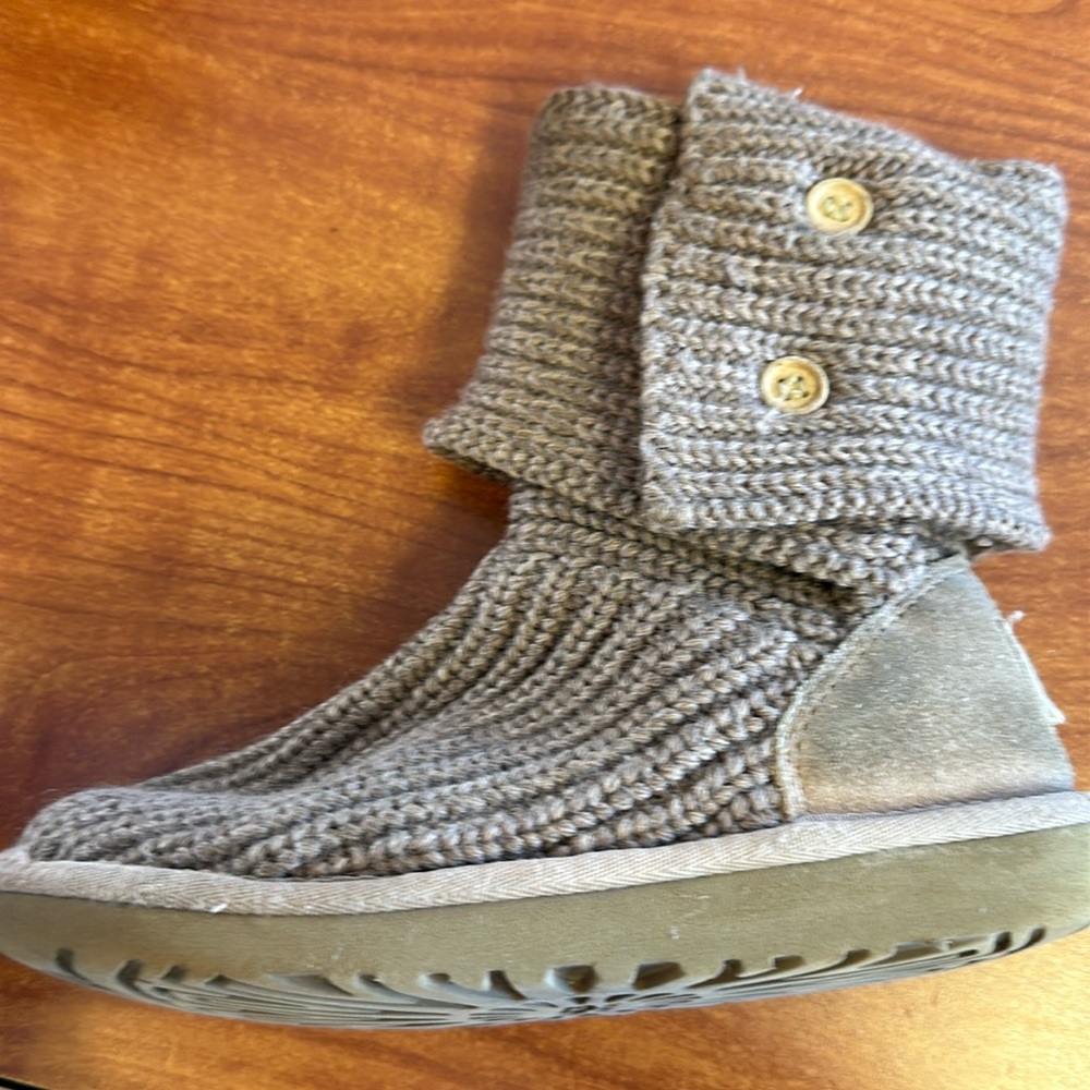 Ugg boots, Girls size 2, brown, used condition